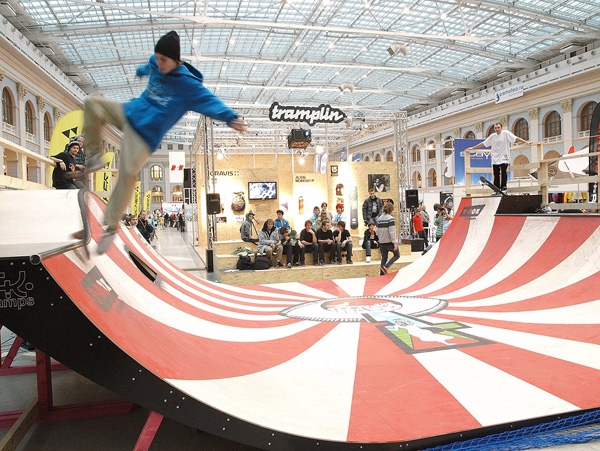 «Экстрим-парк» в Гостином дворе (Горные лыжи/Сноуборд)