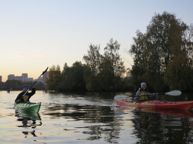 Золотая осень на Москве-реке: каяк-путешествие в мегаполисе (Вода, сияки, каякинг, москва-река, выходные)