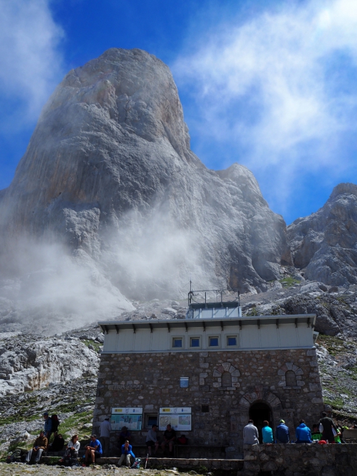 Naranjo de Bulnes. Pilar del Cantabrico.Часть 2. (Альпинизм, альпинизм, новости, отчет, испания, девушки, чибиток, коптева, петрова)