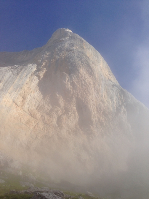 Naranjo de Bulnes. Pilar del Cantabrico.Часть 2. (Альпинизм, альпинизм, новости, отчет, испания, девушки, чибиток, коптева, петрова)