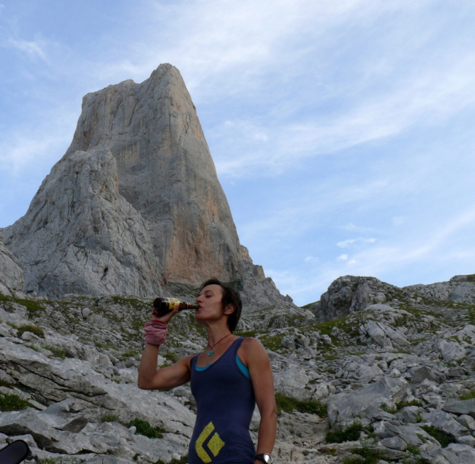 Naranjo de Bulnes. Pilar del Cantabrico.Часть 2. (Альпинизм, альпинизм, новости, отчет, испания, девушки, чибиток, коптева, петрова)