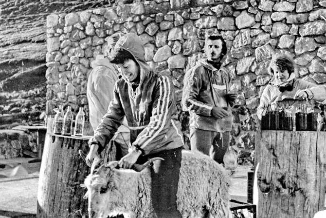 В ПОХОД СХОДИТЬ - НЕ ГУСЯТНИК ПЕРЕЖИТЬ. (Горный туризм)