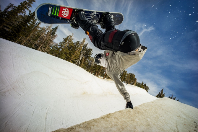 Зимний сезон в России открывается грандиозной вечеринкой! (Горные лыжи/Сноуборд, European Movie Tour, Island Born, Dayumm!, Vacation Forever, сноубординг, видео, вечеринка)