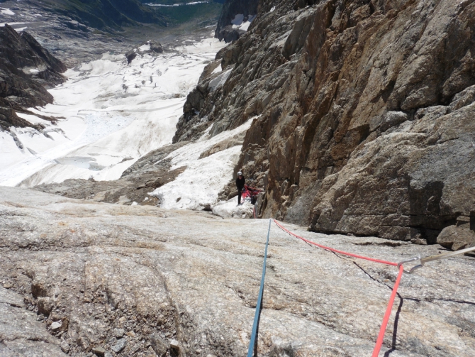 Новый маршрут на Grandes Jorasses - «Via RoMa» 6А 1345м F6а А2 (Альпинизм)
