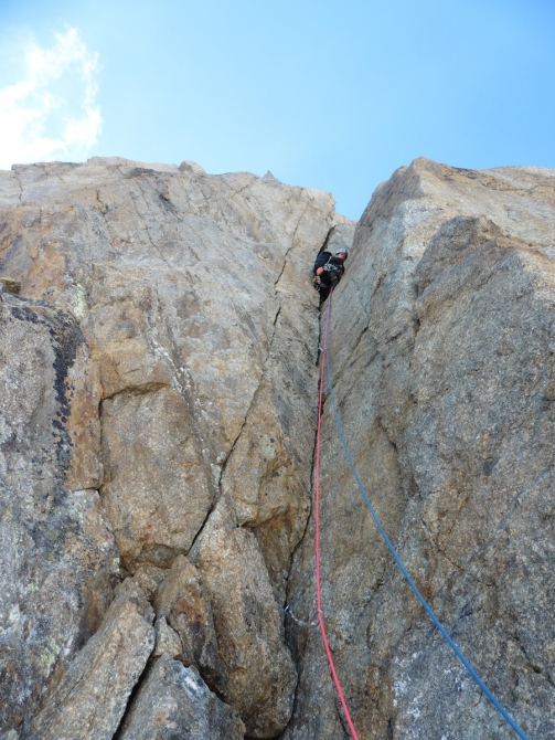 Новый маршрут на Grandes Jorasses - «Via RoMa» 6А 1345м F6а А2 (Альпинизм)