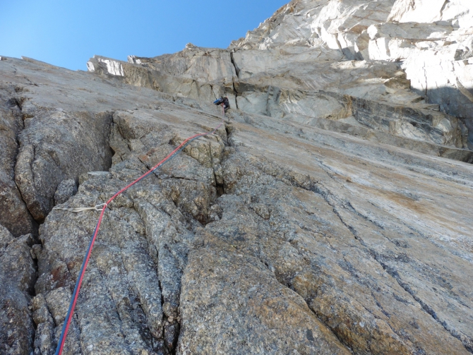Новый маршрут на Grandes Jorasses - «Via RoMa» 6А 1345м F6а А2 (Альпинизм)