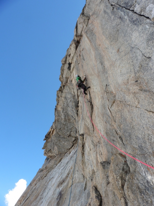 Новый маршрут на Grandes Jorasses - «Via RoMa» 6А 1345м F6а А2 (Альпинизм)