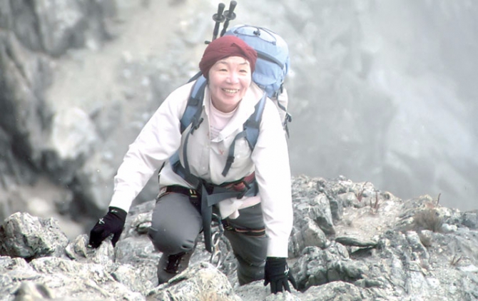 В Японии умерла женщина, первая покорившая Эверест (Альпинизм)