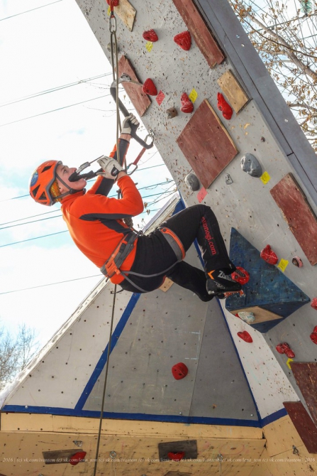Открытие спортивного ледолазного сезона в Сибири. Много фото. (Ледолазание/drytoolling, ледолазание, dryqtooling, соревнования, барнаул, томск, трамплин, Гребенников, темерев)