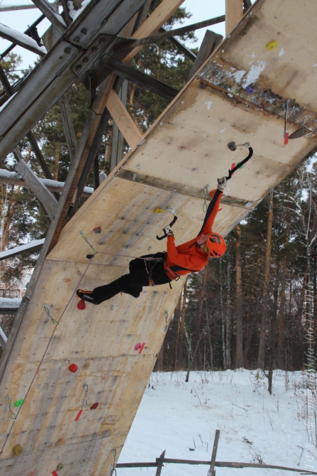 Открытие спортивного ледолазного сезона в Сибири. Много фото. (Ледолазание/drytoolling, ледолазание, dryqtooling, соревнования, барнаул, томск, трамплин, Гребенников, темерев)