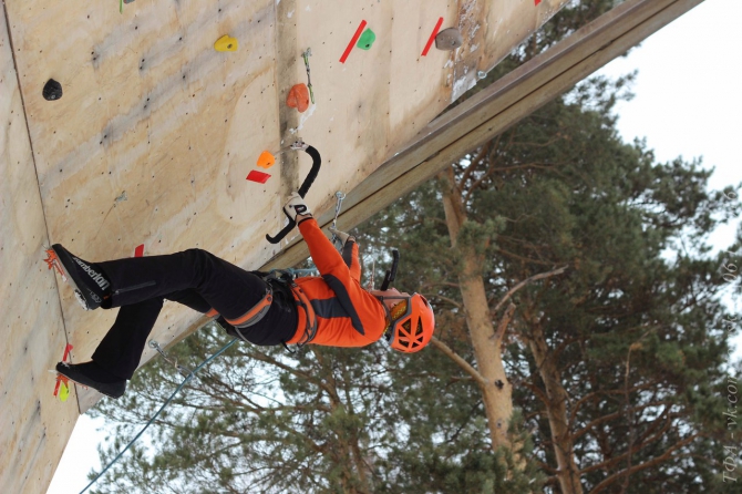 Открытие спортивного ледолазного сезона в Сибири. Много фото. (Ледолазание/drytoolling, ледолазание, dryqtooling, соревнования, барнаул, томск, трамплин, Гребенников, темерев)