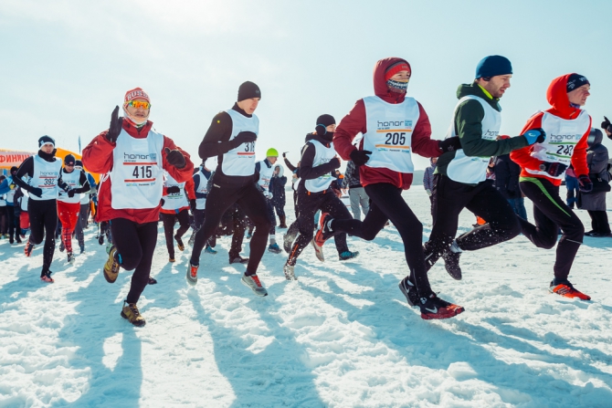Бегом по воде: почему стоит участвовать в экстремальном забеге на краю Земли? (Мультигонки, #лед #бег #полумарафон #владивосток #спортэтожизнь)