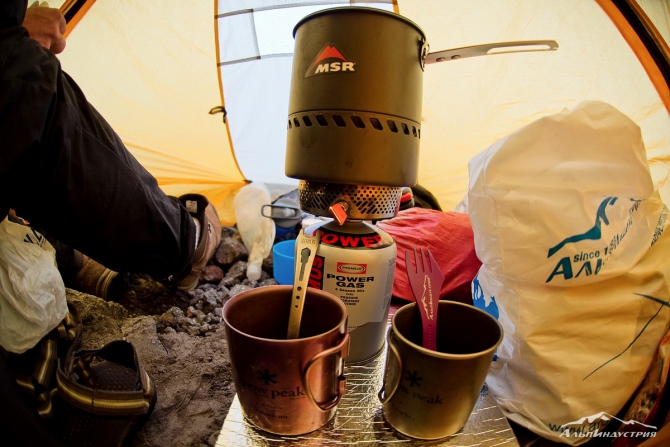 Рассказ о том, как я второй раз не поднялась на Эльбрус (Альпинизм, альпинизм, восхождение, снаряжение)