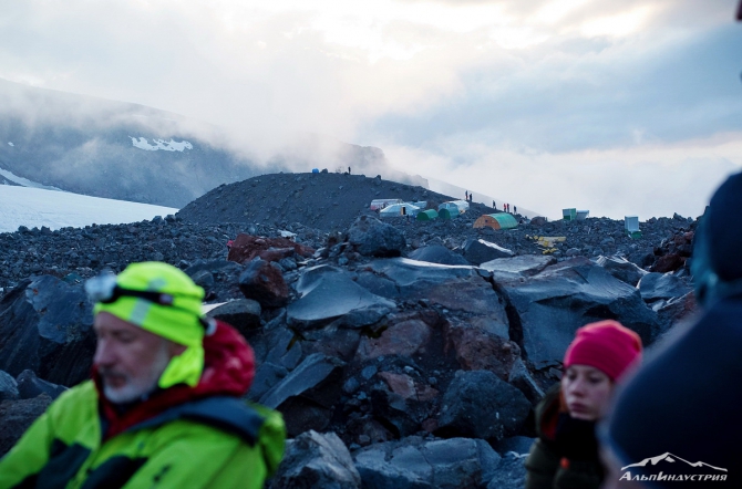 Рассказ о том, как я второй раз не поднялась на Эльбрус (Альпинизм, альпинизм, восхождение, снаряжение)