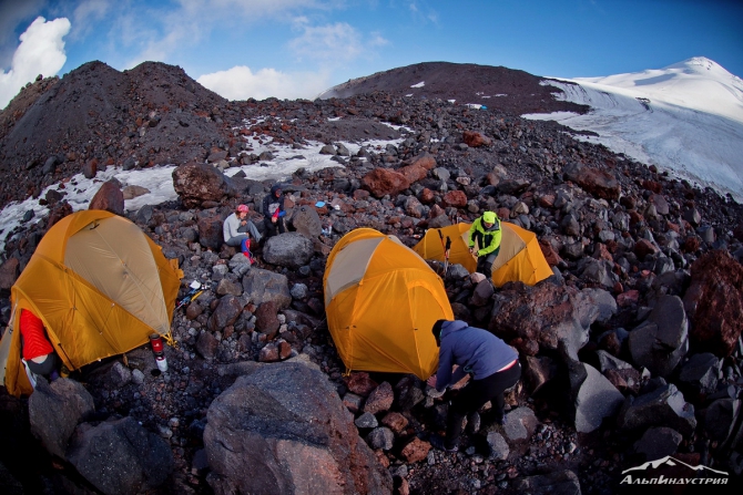 Рассказ о том, как я второй раз не поднялась на Эльбрус (Альпинизм, альпинизм, восхождение, снаряжение)