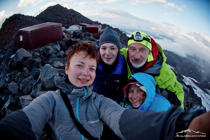 Рассказ о том, как я второй раз не поднялась на Эльбрус (Альпинизм, альпинизм, восхождение, снаряжение)