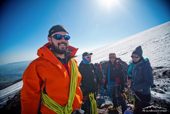 Рассказ о том, как я второй раз не поднялась на Эльбрус (Альпинизм, альпинизм, восхождение, снаряжение)