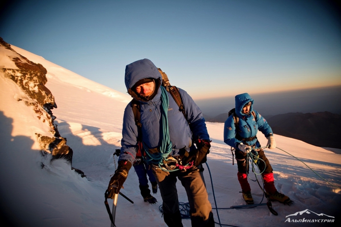 Рассказ о том, как я второй раз не поднялась на Эльбрус (Альпинизм, альпинизм, восхождение, снаряжение)
