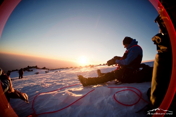 Рассказ о том, как я второй раз не поднялась на Эльбрус (Альпинизм, альпинизм, восхождение, снаряжение)