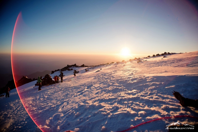 Рассказ о том, как я второй раз не поднялась на Эльбрус (Альпинизм, альпинизм, восхождение, снаряжение)