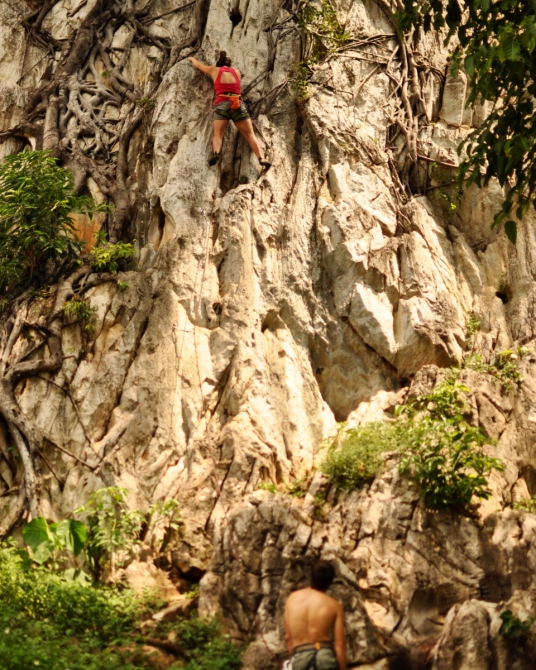 Немного о скалолазании в Малайзии. Batu Caves. (Скалолазание, Малайзия Скалолазание в Малайзии Batu Caves Пещеры Бату)