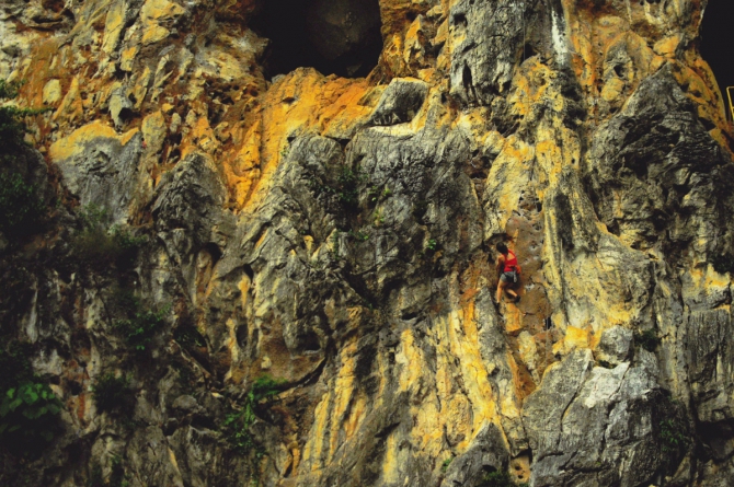 Немного о скалолазании в Малайзии. Batu Caves. (Скалолазание, Малайзия Скалолазание в Малайзии Batu Caves Пещеры Бату)