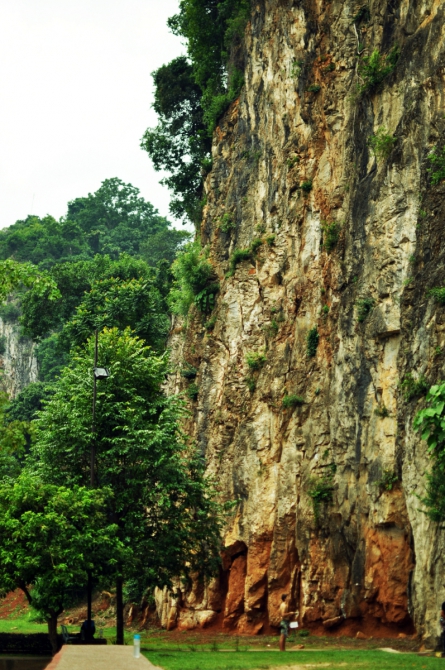 Немного о скалолазании в Малайзии. Batu Caves. (Скалолазание, Малайзия Скалолазание в Малайзии Batu Caves Пещеры Бату)