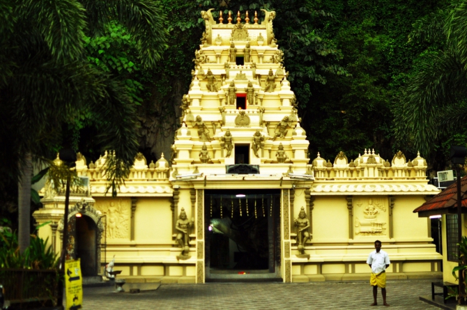 Немного о скалолазании в Малайзии. Batu Caves. (Скалолазание, Малайзия Скалолазание в Малайзии Batu Caves Пещеры Бату)