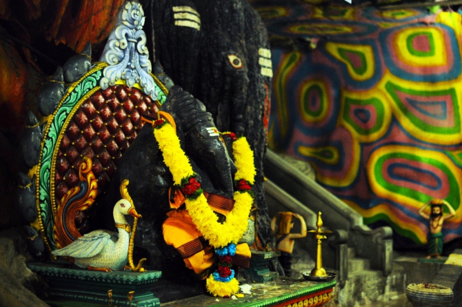 Немного о скалолазании в Малайзии. Batu Caves. (Скалолазание, Малайзия Скалолазание в Малайзии Batu Caves Пещеры Бату)