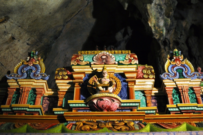 Немного о скалолазании в Малайзии. Batu Caves. (Скалолазание, Малайзия Скалолазание в Малайзии Batu Caves Пещеры Бату)