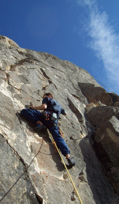 У вас за окном снег? Сочувствую... А мы тут скалами балуемся!!! (Скалолазание, gekko, кравченко, 7с+ project, лаго-наки)