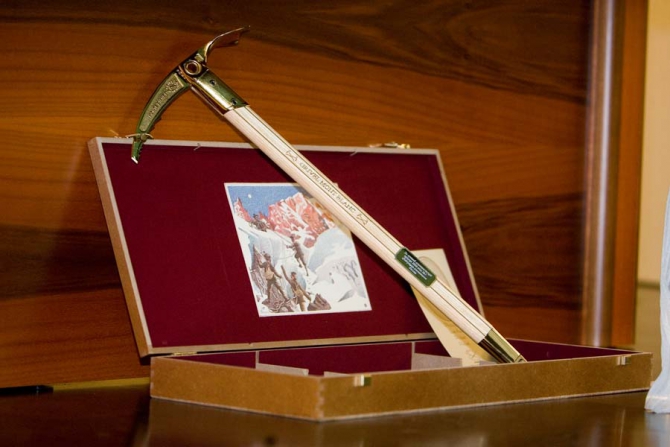 "Золотой ледоруб России" уехал в Красноярск! (Альпинизм, фар, конференция)