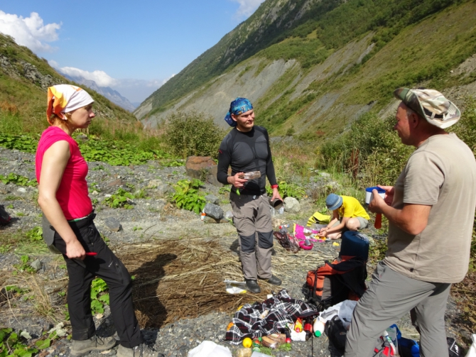 Кармадон. Казбек с севера в сентябре. (Горный туризм)
