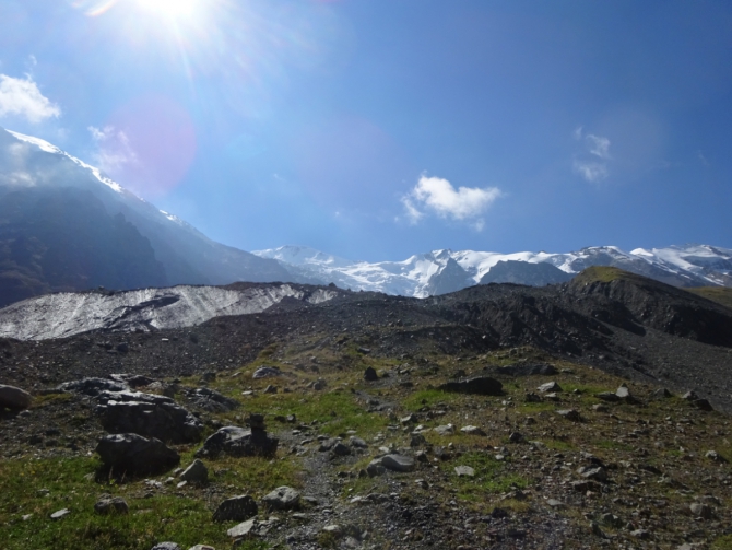Кармадон. Казбек с севера в сентябре. (Горный туризм)