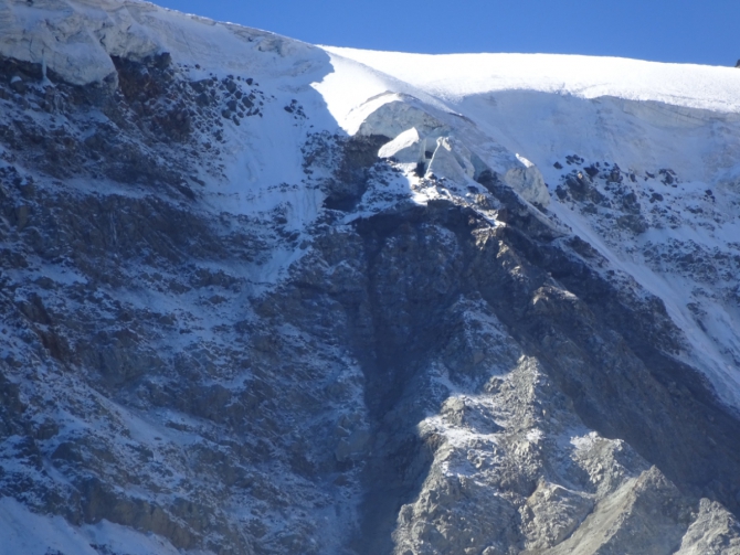 Кармадон. Казбек с севера в сентябре. (Горный туризм)