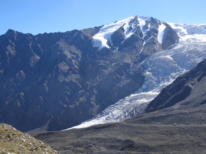 Кармадон. Казбек с севера в сентябре. (Горный туризм)