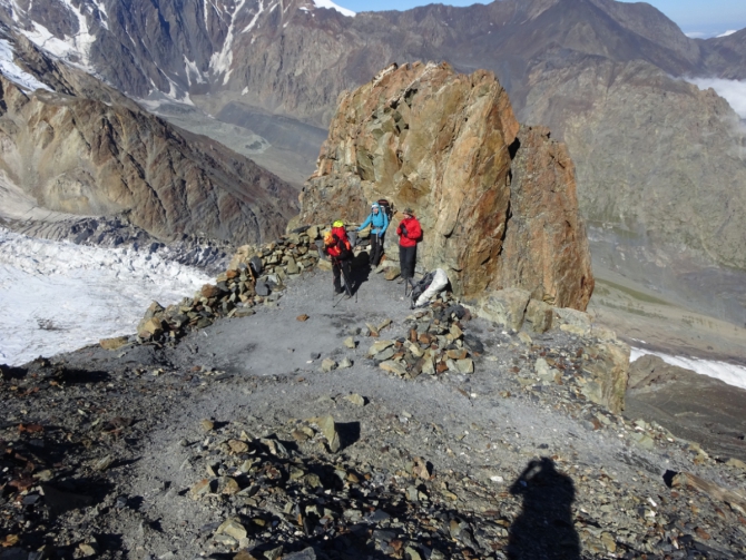 Кармадон. Казбек с севера в сентябре. (Горный туризм)