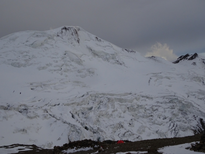Кармадон. Казбек с севера в сентябре. (Горный туризм)