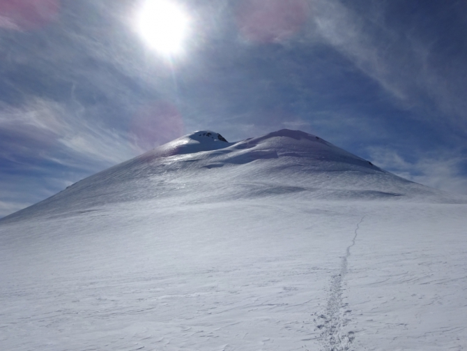 Кармадон. Казбек с севера в сентябре. (Горный туризм)