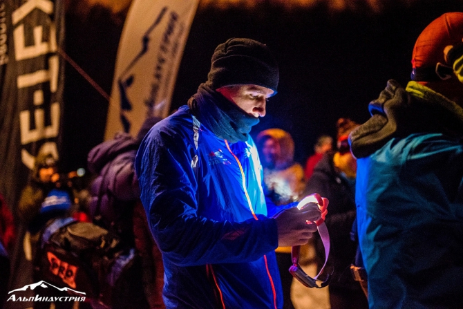 Alpindustria Night Trail: ночь, улица, фонарь (Скайраннинг, Трейл, альпиндустрия, бег, petzl)