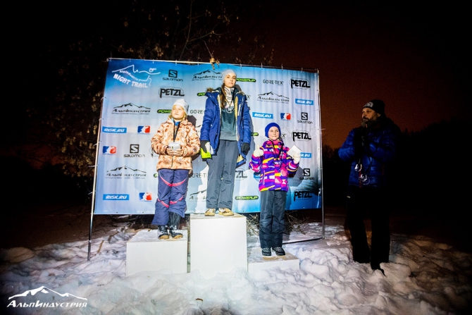 Alpindustria Night Trail: ночь, улица, фонарь (Скайраннинг, Трейл, альпиндустрия, бег, petzl)