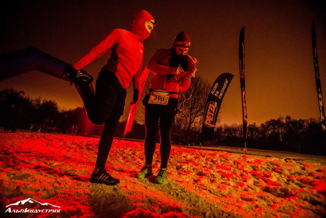Alpindustria Night Trail: ночь, улица, фонарь (Скайраннинг, Трейл, альпиндустрия, бег, petzl)