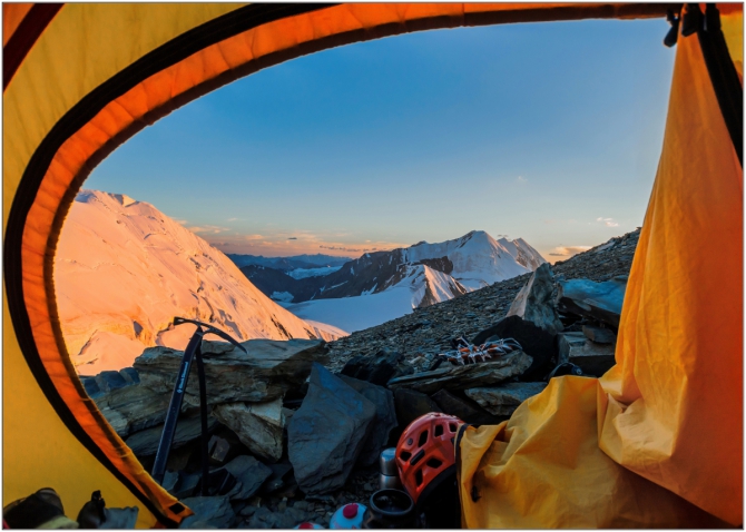 Перезимовать лето... Фотоотчёт (много картинок, мало текста, Горный туризм)