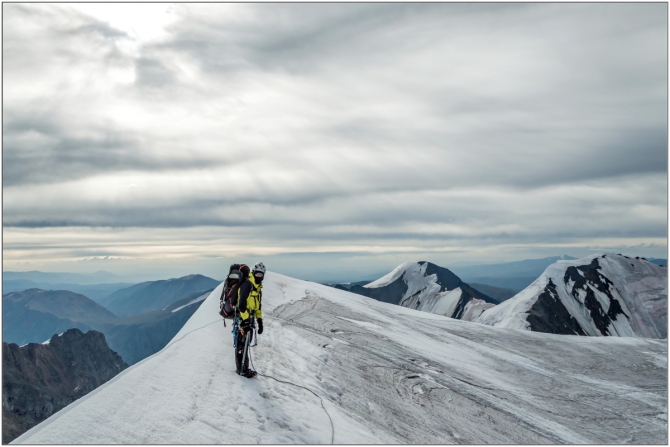 Перезимовать лето... Фотоотчёт (много картинок, мало текста, Горный туризм)