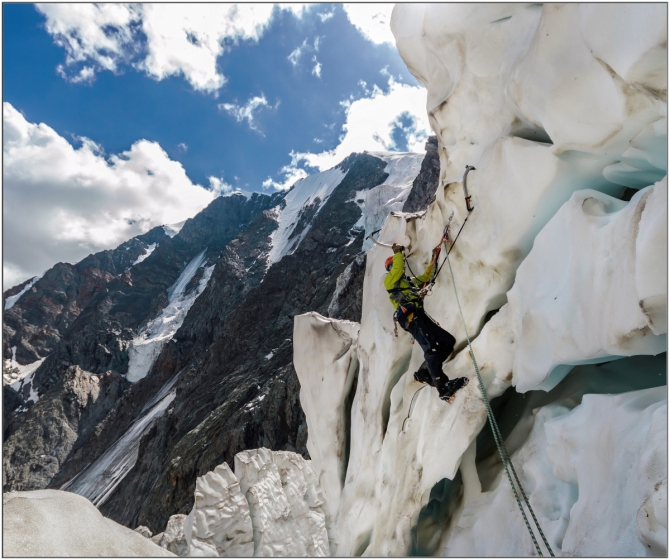 Перезимовать лето... Фотоотчёт (много картинок, мало текста, Горный туризм)
