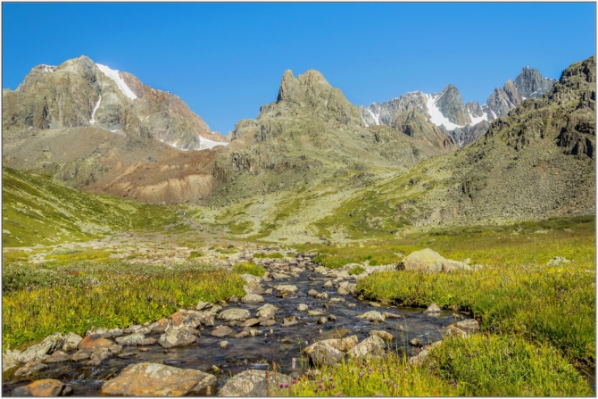 Перезимовать лето... Фотоотчёт (много картинок, мало текста, Горный туризм)