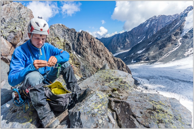 Перезимовать лето... Фотоотчёт (много картинок, мало текста, Горный туризм)