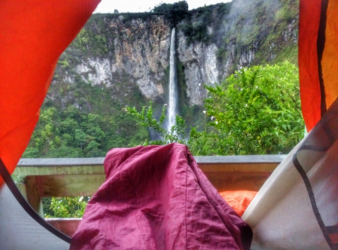 BASEjumping в Индонезии. Между двух стихий (бейсджампинг, бейс, индонезия, trip)