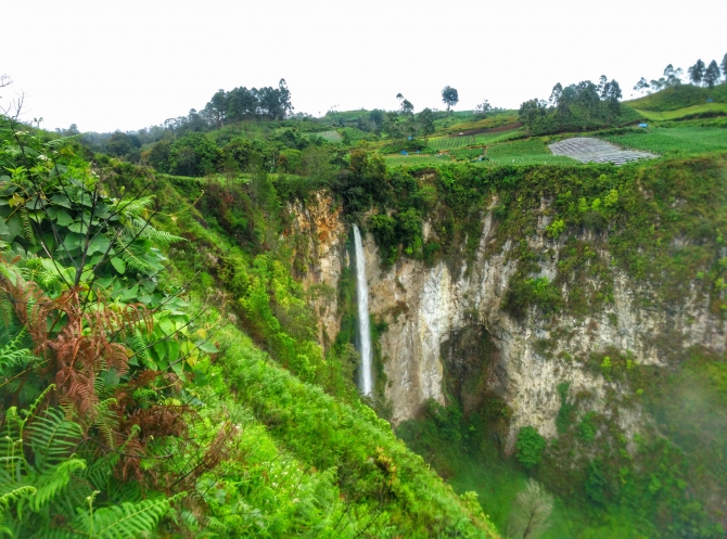 BASEjumping в Индонезии. Между двух стихий (бейсджампинг, бейс, индонезия, trip)