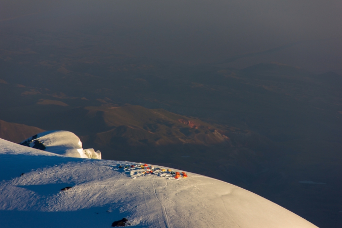 Пик Ленина. Какие ошибки не стоит делать, чтобы подняться на вершину, и немного красивых фотографий. (Альпинизм)